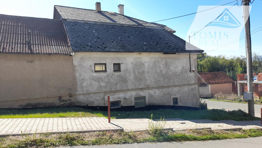 EXKLUZÍVNE na predaj rodinný dom v obci Poproč