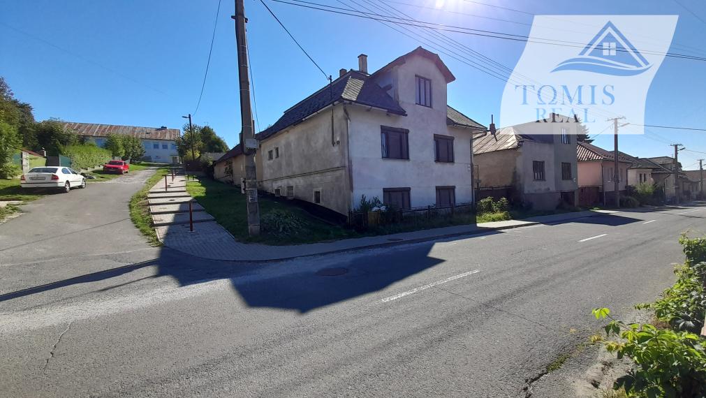 EXKLUZÍVNE na predaj rodinný dom v obci Poproč