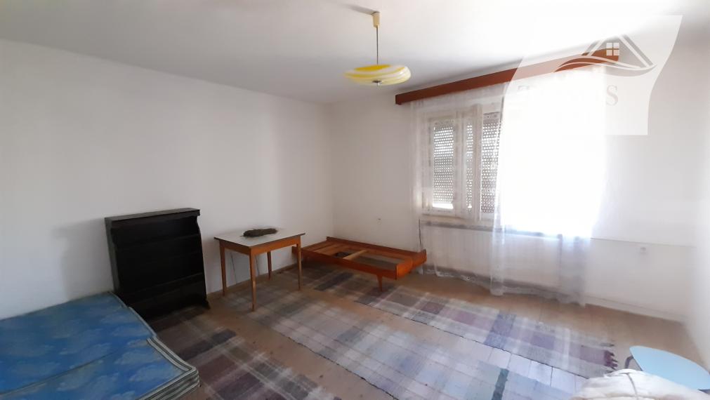 EXKLUZÍVNE na predaj rodinný dom v obci Poproč