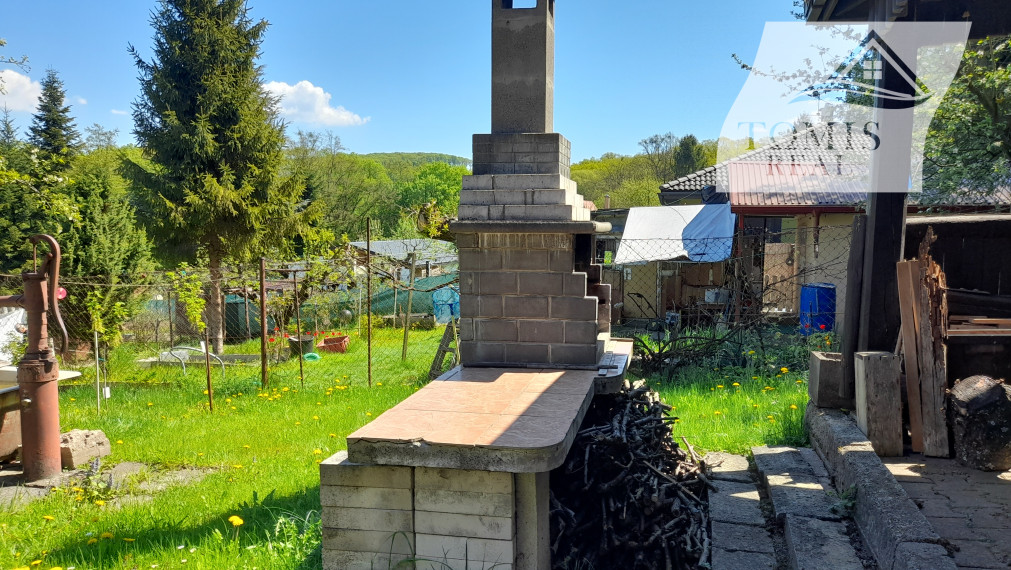 Na predaj 3 podlažná murovaná chata, Košické Olšany.