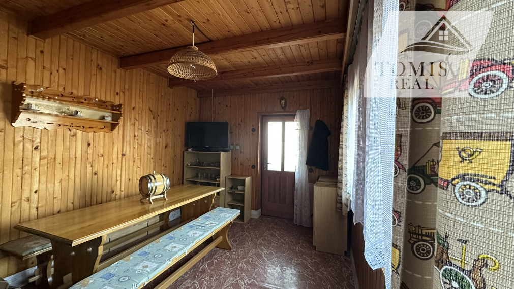 Na predaj 3 podlažná murovaná chata, Košické Olšany.