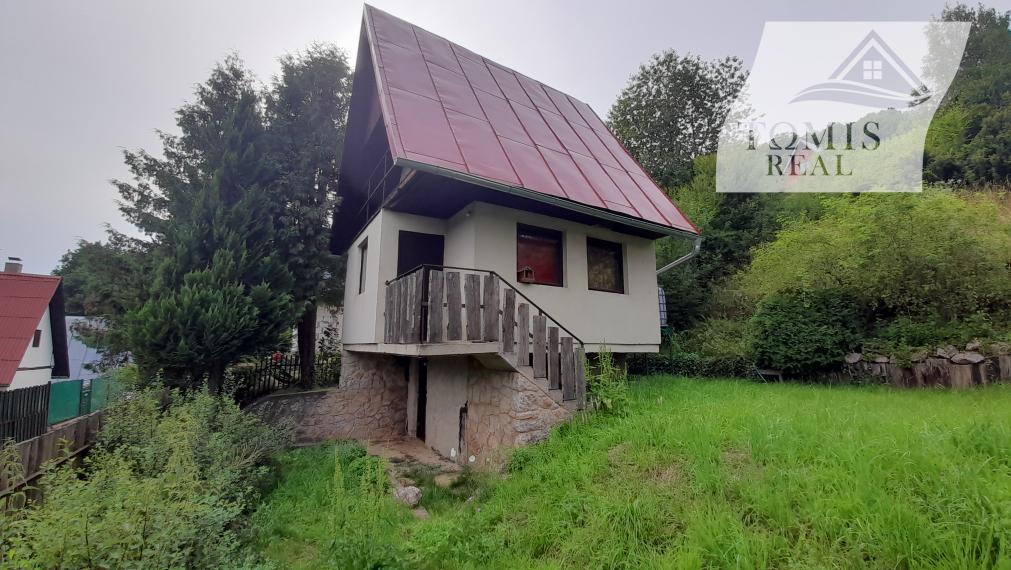 EXKLUZÍVNE 3 podlažná murovaná chata Medzev.