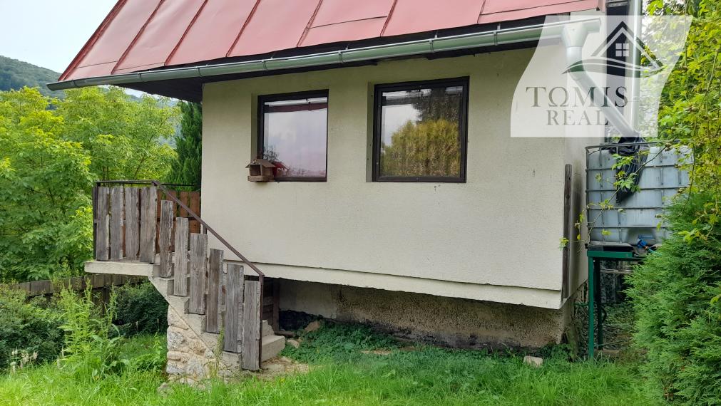 EXKLUZÍVNE 3 podlažná murovaná chata Medzev.