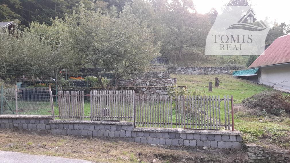 EXKLUZÍVNE na predaj stavebný pozemok, 303m2, Zlatá Idka