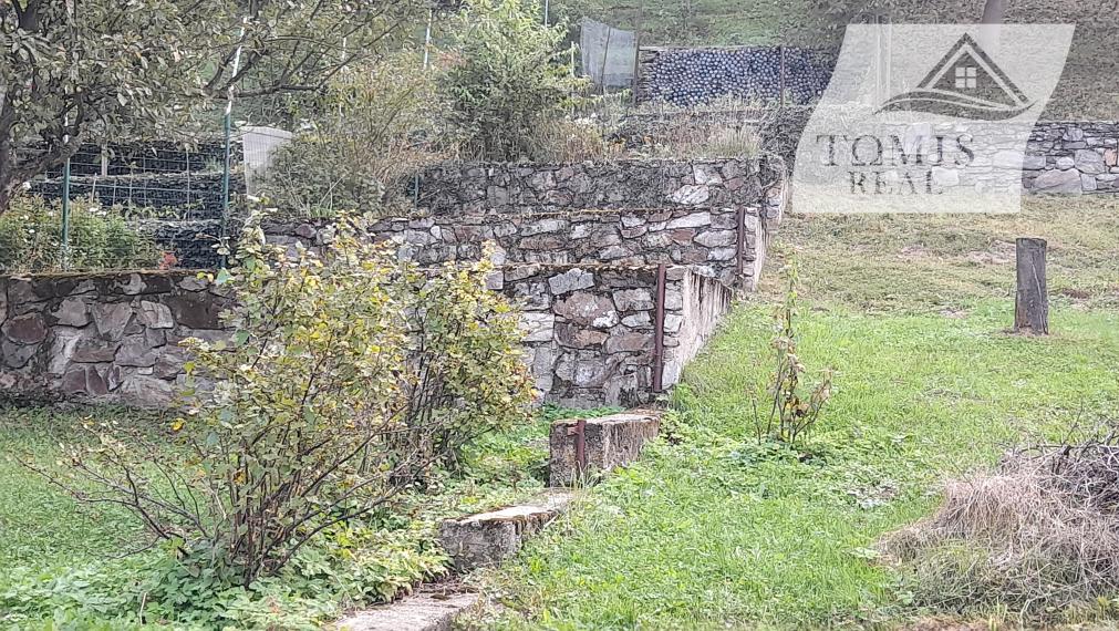 EXKLUZÍVNE na predaj stavebný pozemok, 303m2, Zlatá Idka