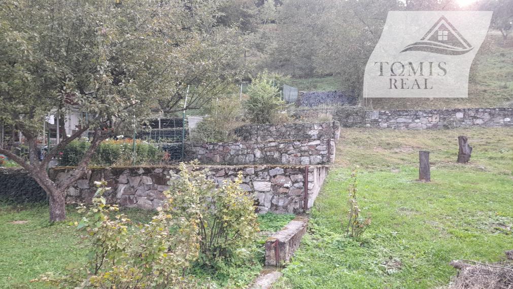 EXKLUZÍVNE na predaj stavebný pozemok, 303m2, Zlatá Idka