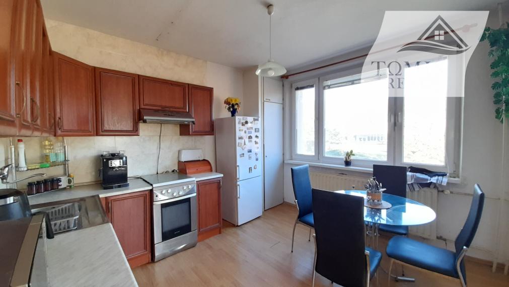 Na predaj veľký 2 izbový byt s loggiou, Furča