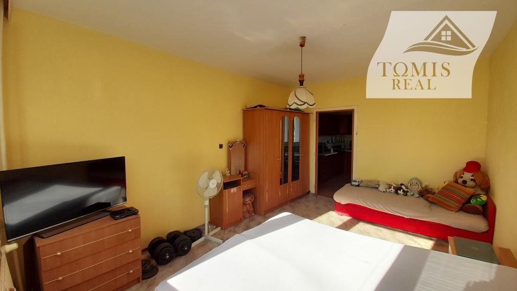 Na predaj veľký 2 izbový byt s loggiou, Furča