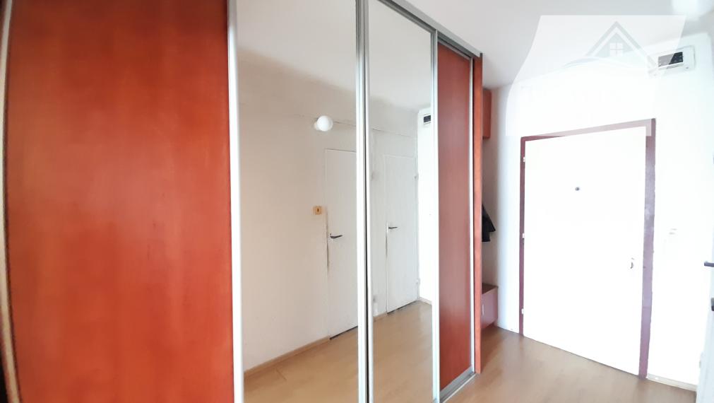 Na predaj veľký 2 izbový byt s loggiou, Furča