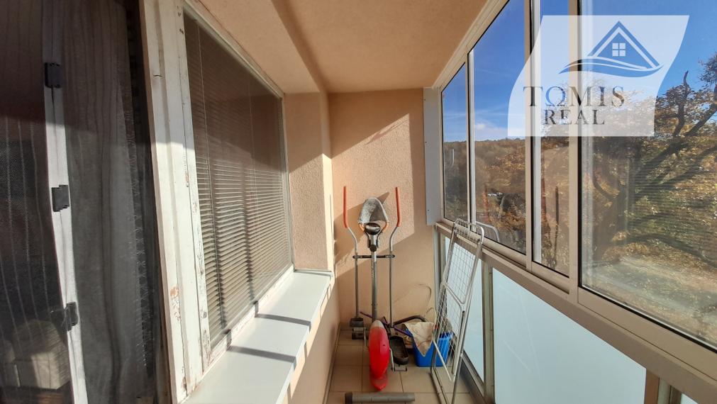 Na predaj veľký 2 izbový byt s loggiou, Furča