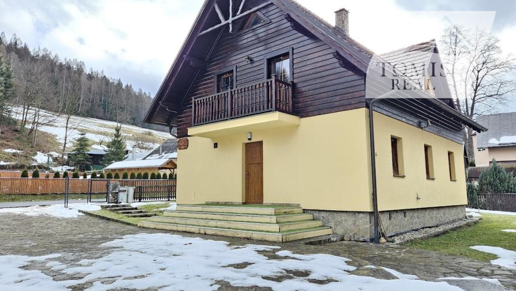 Chalupa v krásnej prírode  - JEZERSKO, ideálna pre podnikanie