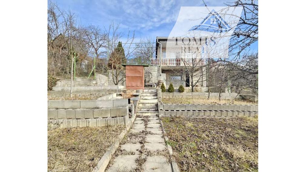 Murovaná chata KAVEČANY - VITALINA s výhľadom na okolitú prírodu