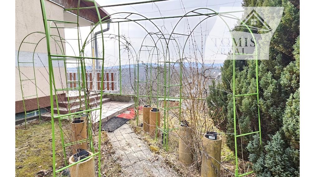 Murovaná chata KAVEČANY - VITALINA s výhľadom na okolitú prírodu