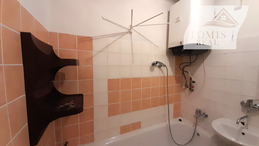 Na predaj svetlý 1 izbový byt, 34 m2 bez balkóna, Námestie oceliarov, Šaca