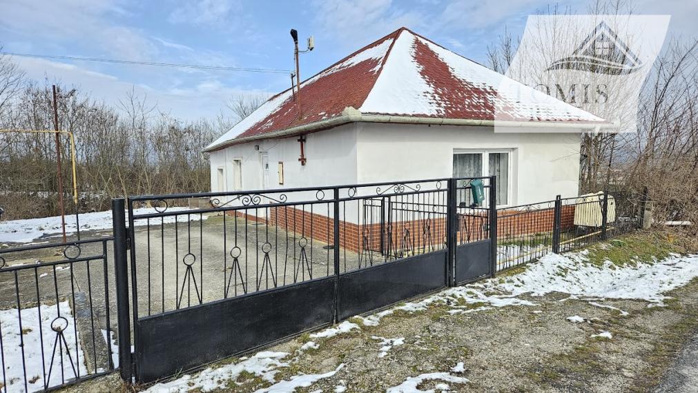 Rodinný dom v obci BUZICA s letnou kuchyňou