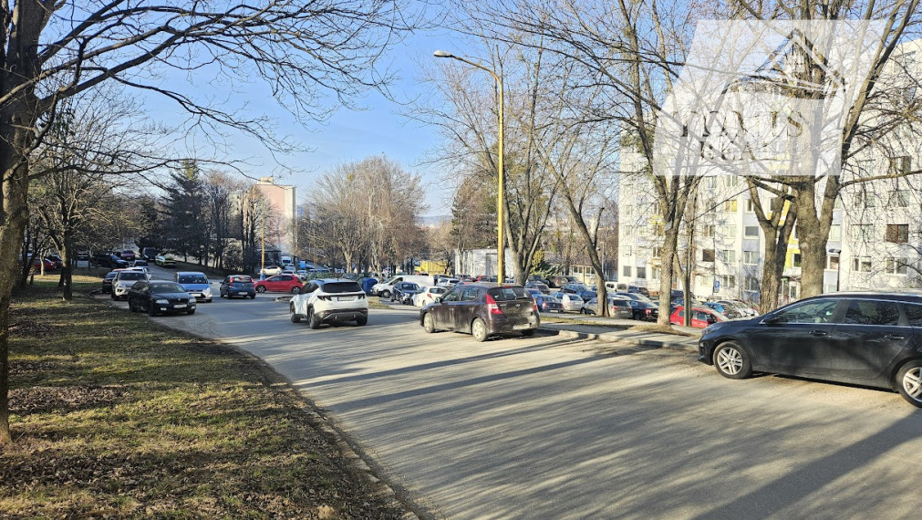 Turgenevova - 1 izbový byt 41 m2 s 6m loggiou a krásnym výhľadom na mesto