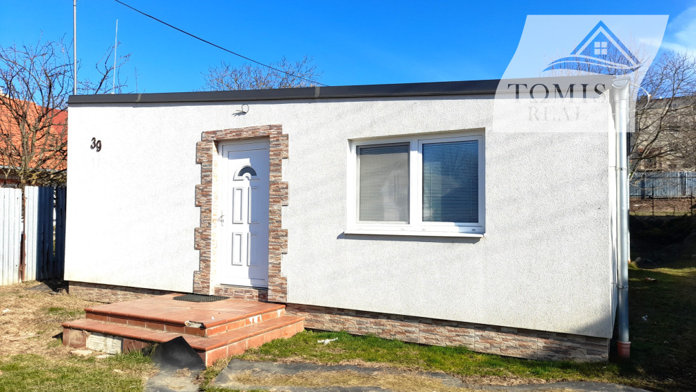 Ponúkame na predaj pozemok s novým domom v obci Poproč – skvelá investičná príležitosť!