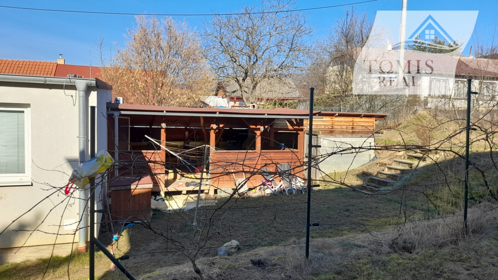 Ponúkame na predaj pozemok s novým domom v obci Poproč – skvelá investičná príležitosť!