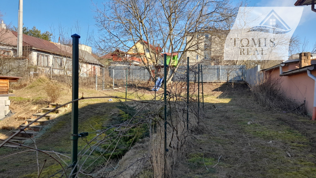 Ponúkame na predaj pozemok s novým domom v obci Poproč – skvelá investičná príležitosť!