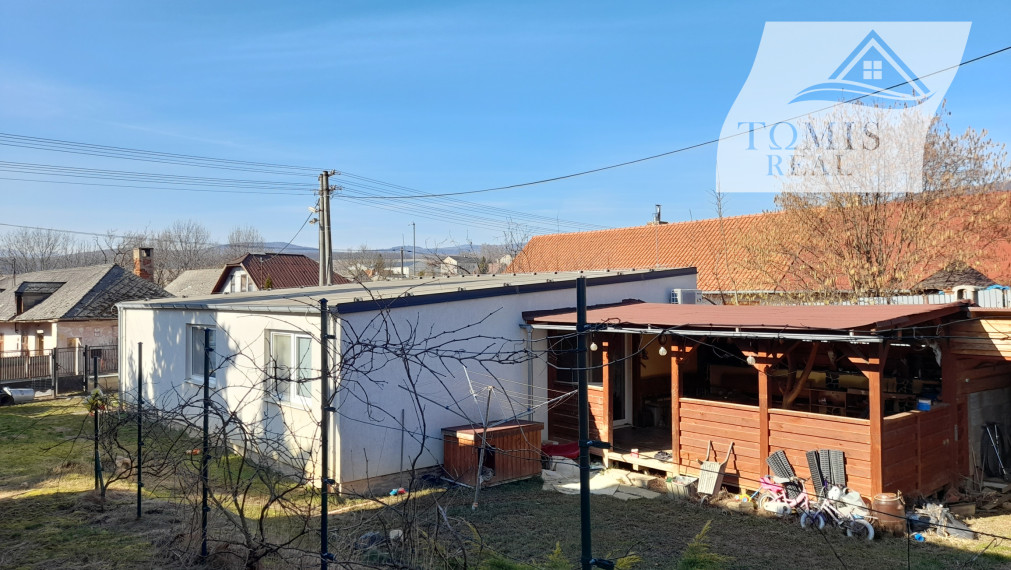 Ponúkame na predaj pozemok s novým domom v obci Poproč – skvelá investičná príležitosť!