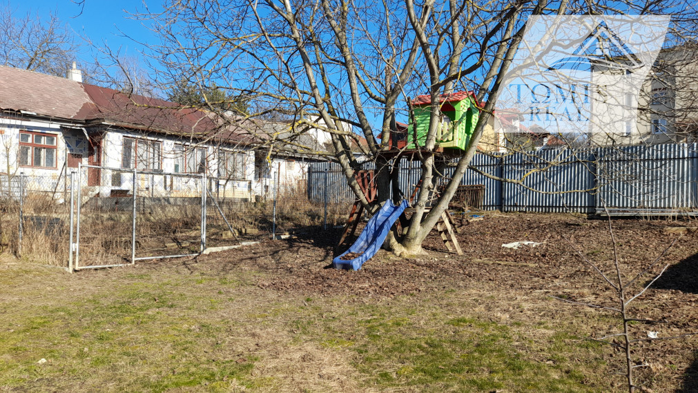 Ponúkame na predaj pozemok s novým domom v obci Poproč – skvelá investičná príležitosť!