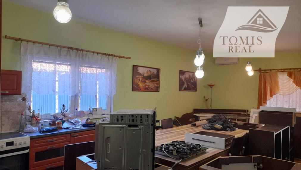 Ponúkame na predaj pozemok s novým domom v obci Poproč – skvelá investičná príležitosť!