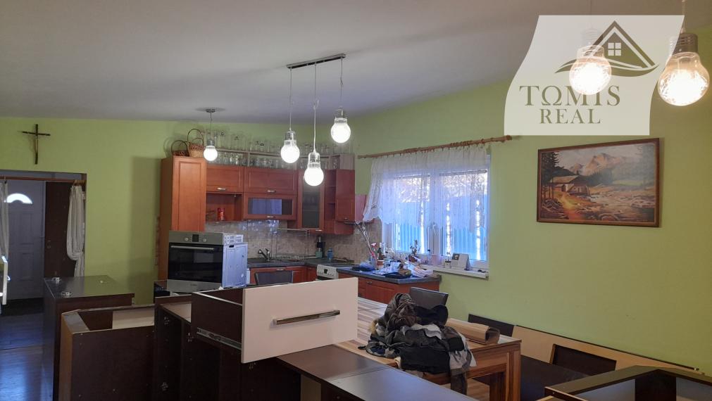 Ponúkame na predaj pozemok s novým domom v obci Poproč – skvelá investičná príležitosť!