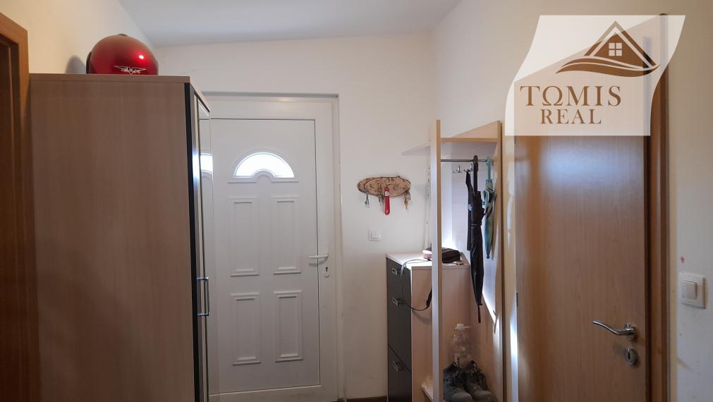 Ponúkame na predaj pozemok s novým domom v obci Poproč – skvelá investičná príležitosť!