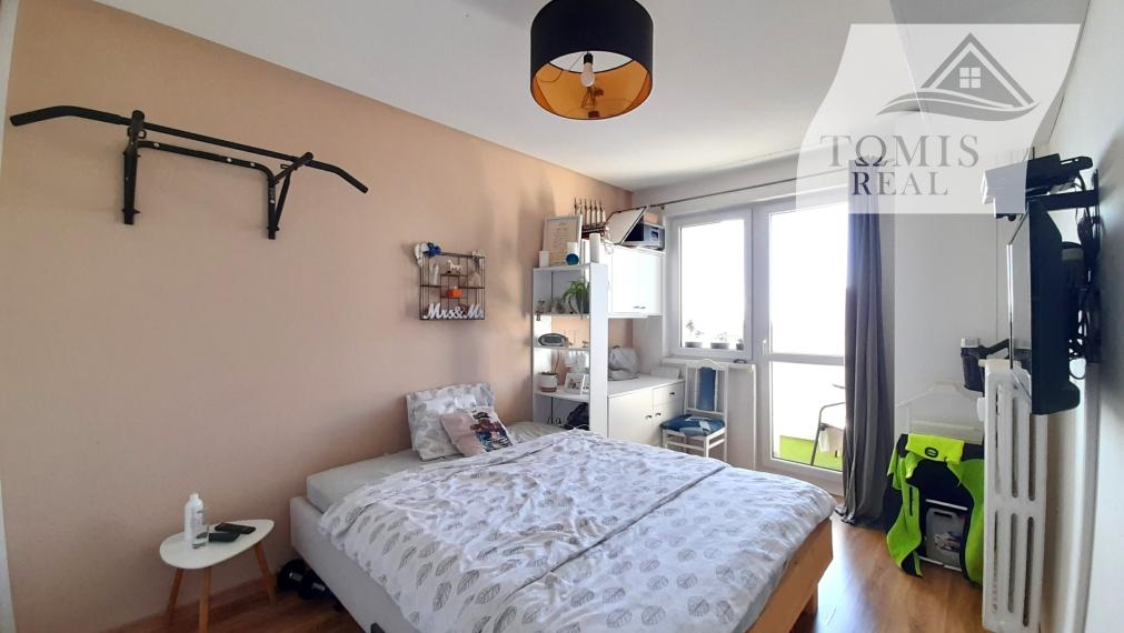 Ponúkame EXKLUZÍVNE na predaj 3 izbový byt, 64m2, sídlisko KVP.