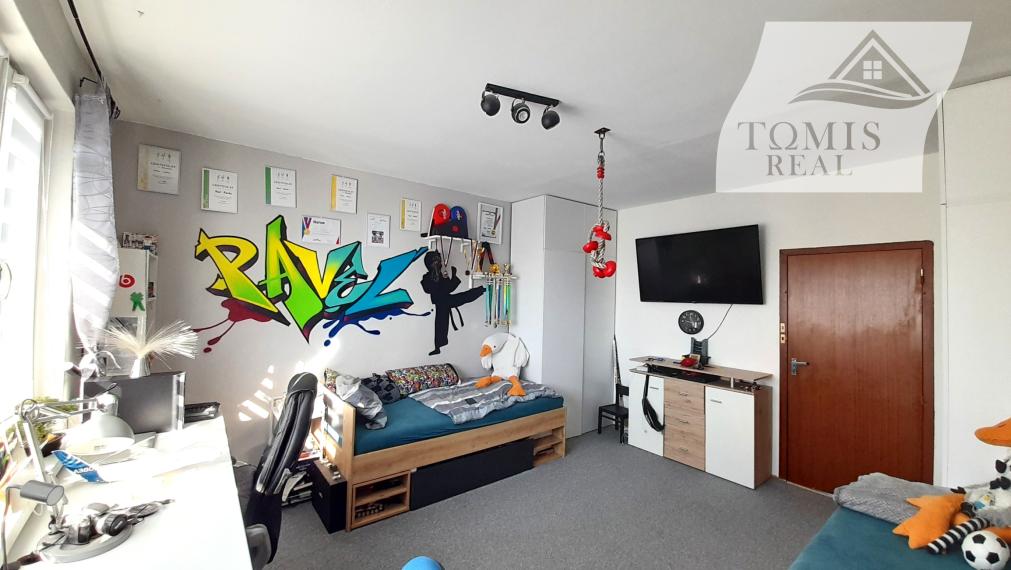 Ponúkame EXKLUZÍVNE na predaj 3 izbový byt, 64m2, sídlisko KVP.