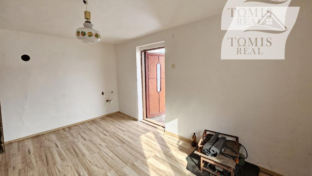 Rodinný dom v obci BUZICA s letnou kuchyňou