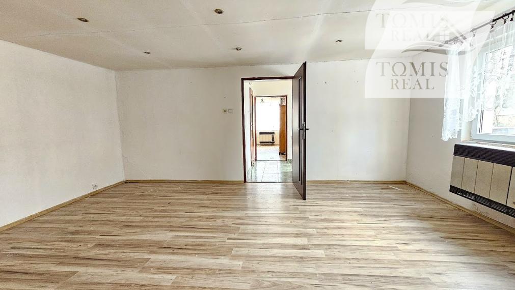 Rodinný dom v obci BUZICA s letnou kuchyňou