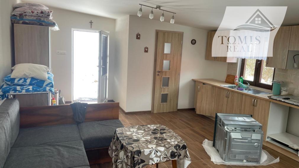 Útulná chalupa v srdci Podpoľania – ticho, potôčik a romantika lesa