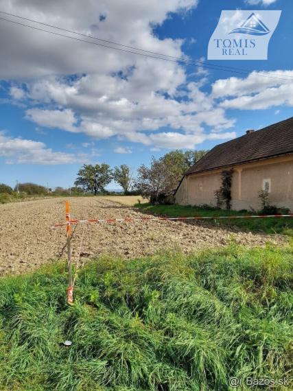 Starší vidiecky dom s veľkorysým pozemkom, tichá lokalita Mokrance