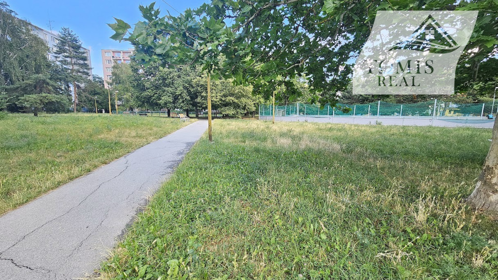Pekný 3 izbový byt 70m2 s lodžiou a komorou pri OC Galérií Terasa