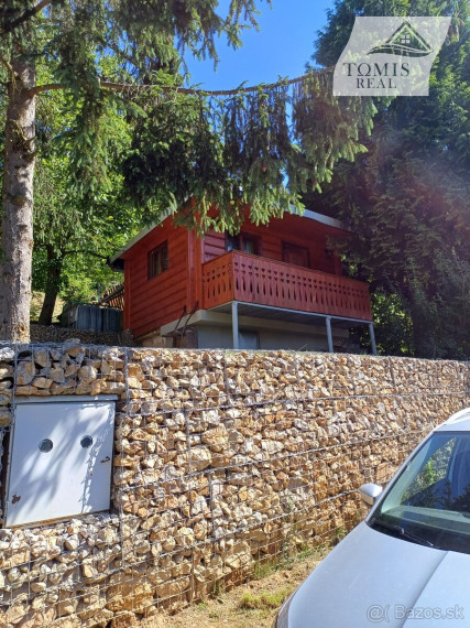 Predaj 2 podlažnej chaty v Medzeve.
