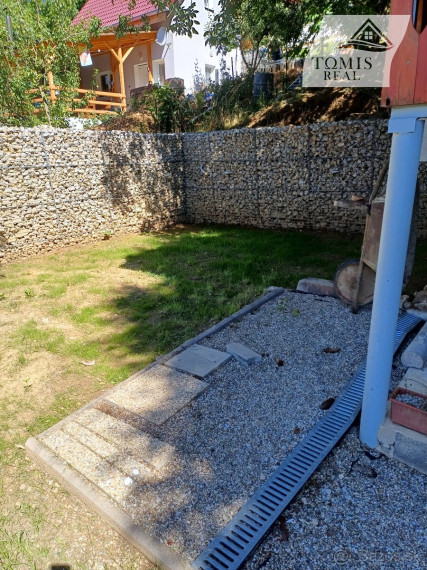 Predaj 2 podlažnej chaty v Medzeve.