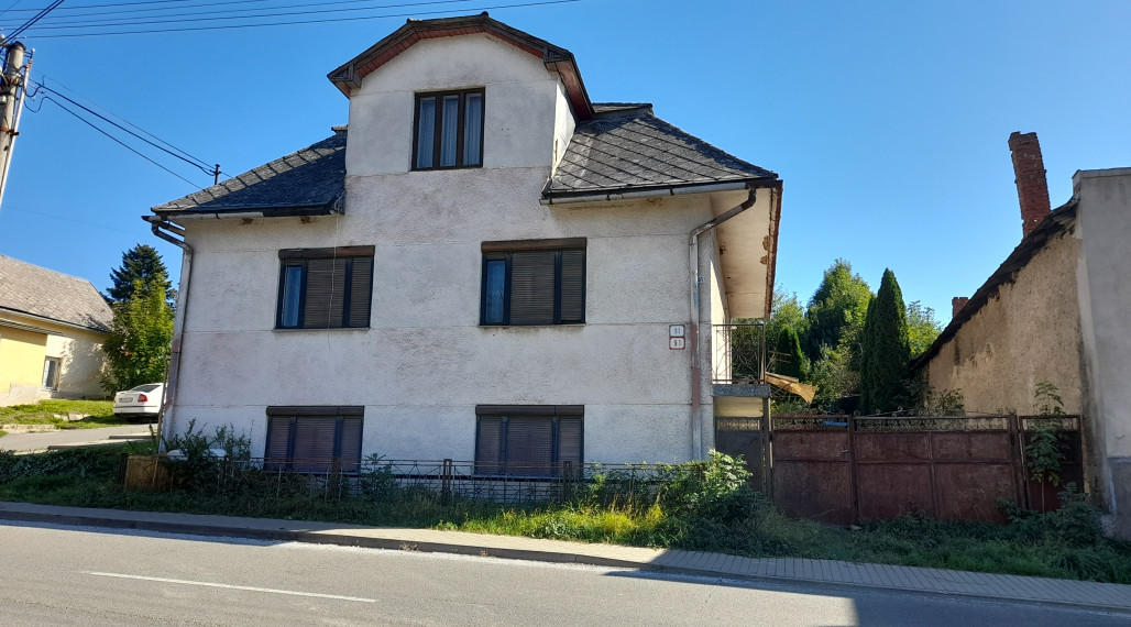 EXKLUZÍVNE na predaj rodinný dom v obci Poproč