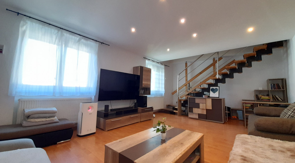 EXKLUZÍVNE veľkometrážny mezonetový 4-izbový byt, Nám. Oceliarov, Košice-Šaca