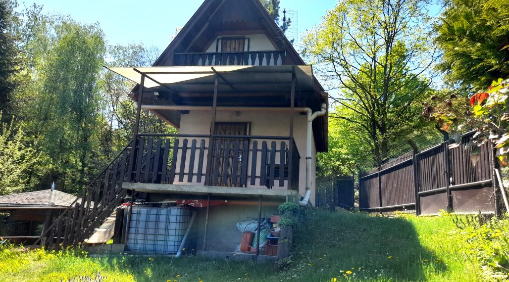 Na predaj 3 podlažná murovaná chata, Košické Olšany.