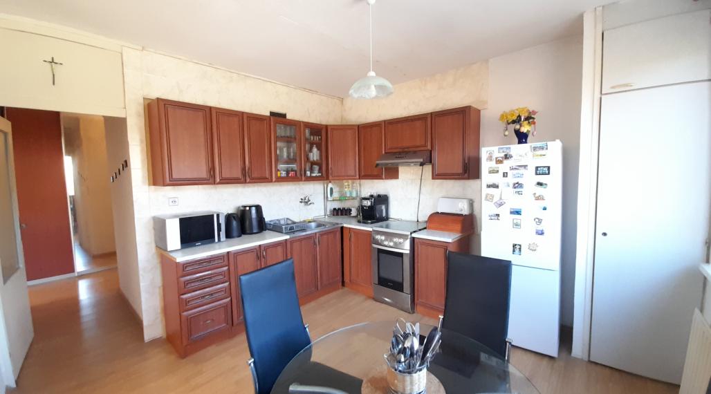 Na predaj veľký 2 izbový byt s loggiou, Furča