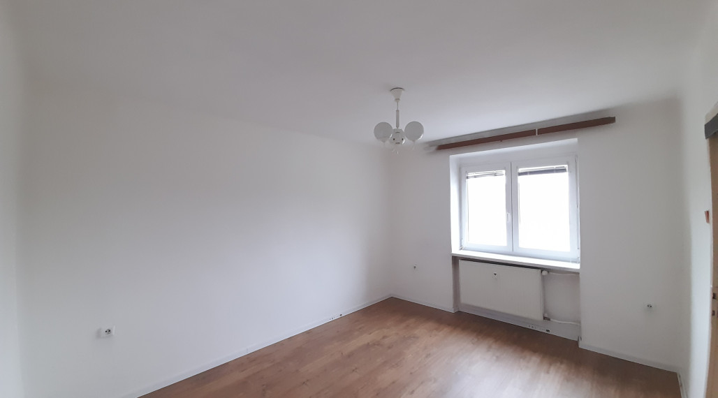 Na predaj svetlý 1 izbový byt, 34 m2 bez balkóna, Námestie oceliarov, Šaca