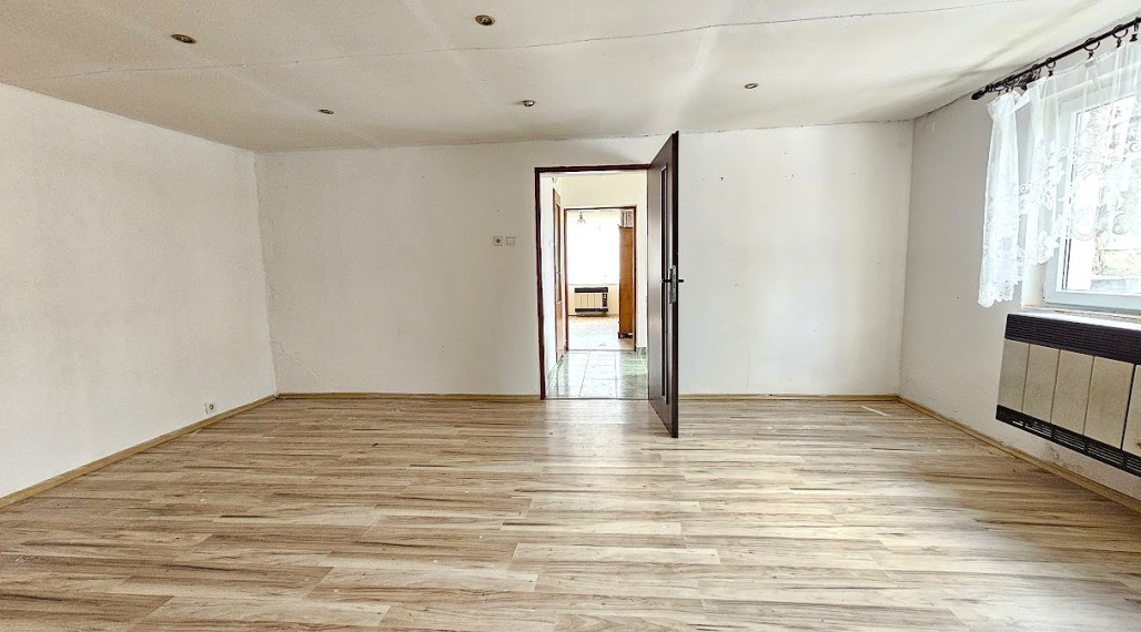 Rodinný dom v obci BUZICA s letnou kuchyňou