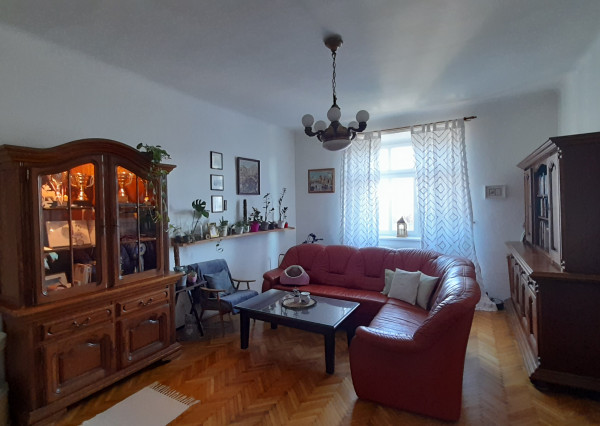 EXKLUZÍVNE ponúkame na predaj 2 izbový byt, 92m2 + loggia, Krivá ul.