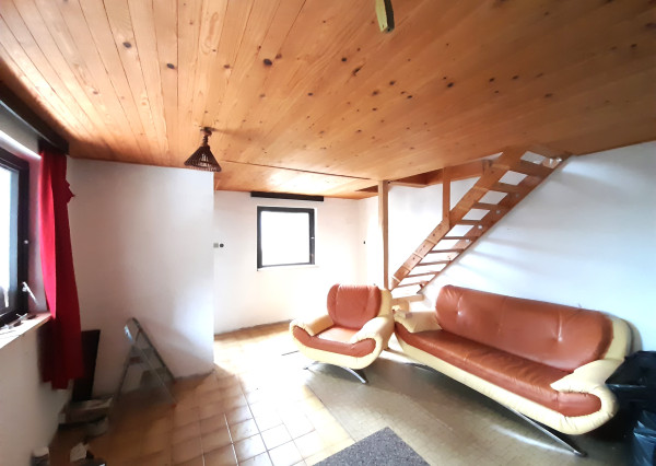 EXKLUZÍVNE 3 podlažná murovaná chata Medzev.