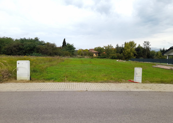 Na predaj stavebný pozemok v obci Beniakovce.