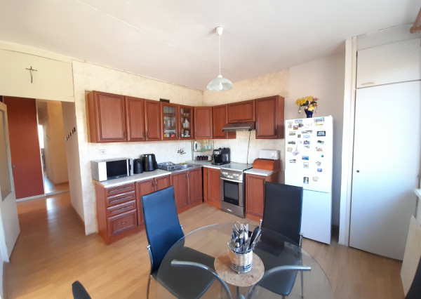 Na predaj veľký 2 izbový byt s loggiou, Furča