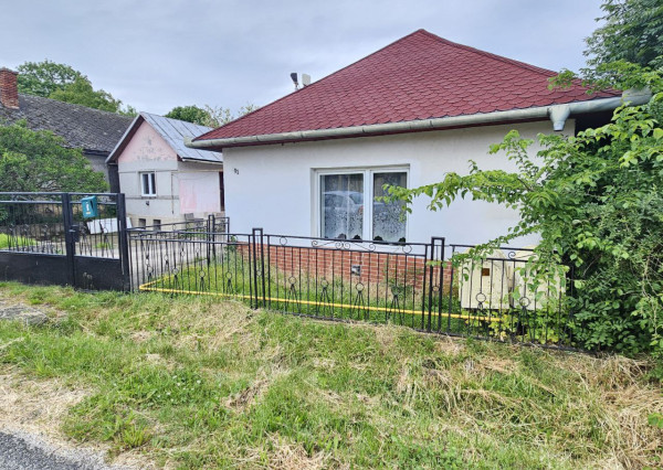 Rodinný dom v obci BUZICA s letnou kuchyňou