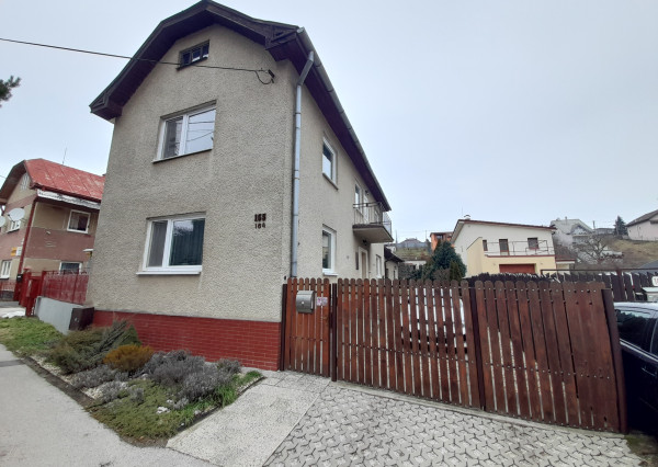 Rodinný dom v srdci Myslavy – bývanie s atmosférou vidieka v meste