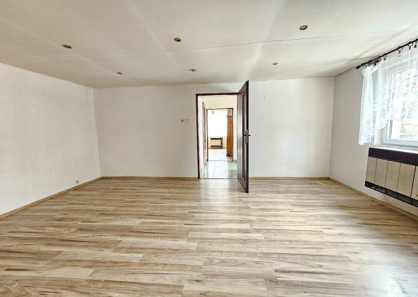 Rodinný dom v obci BUZICA s letnou kuchyňou